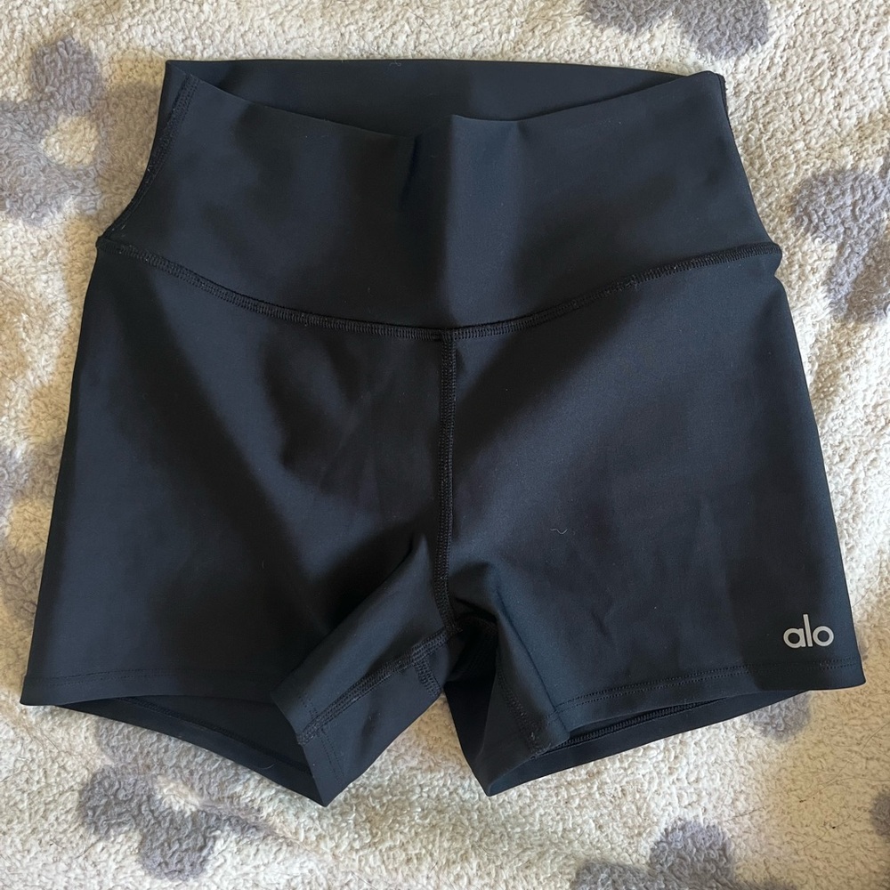 ALO Yoga legging shorts size medium
